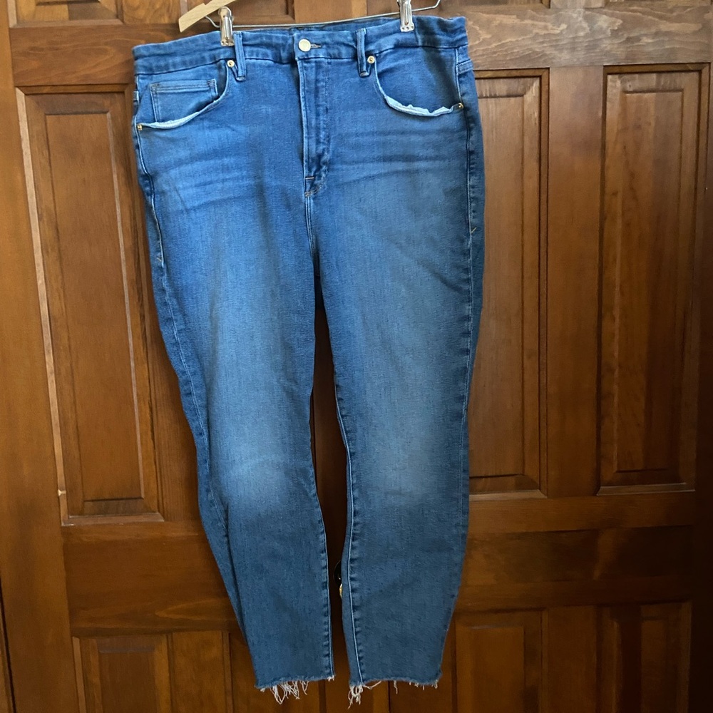 Good American Cropped Skinny jeans size 20